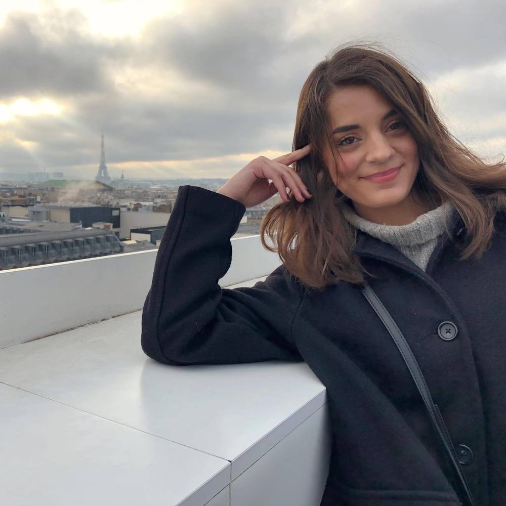 Meet your Posher, Maya